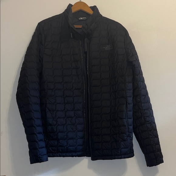The North Face Men's Black Thermoball Puffer Jacket - Picture 1 of 7